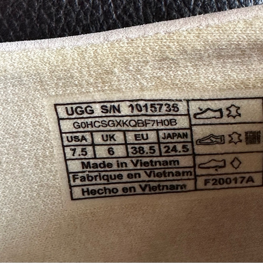 Ugg Adley Slip On Leather Sneaker Women's, Size 7.5 - Picture 5 of 6
